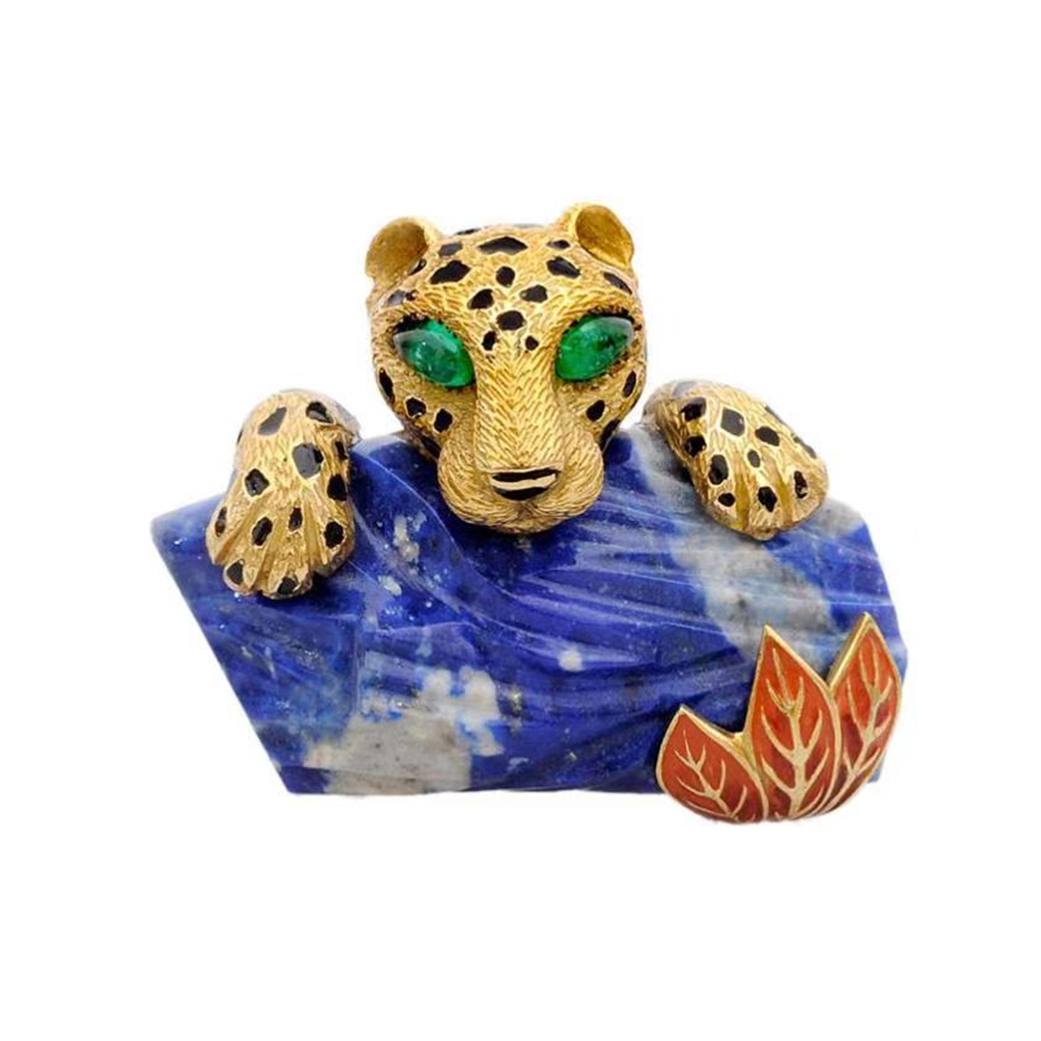 KDY-N1301367 leopard lying with its feet under the stone leaf brooch