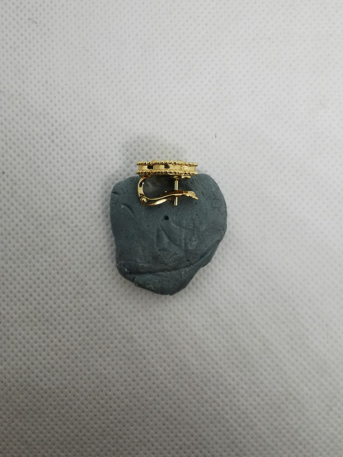 VCARP3JL03 approximately 15mm four-leaf clover ear clip