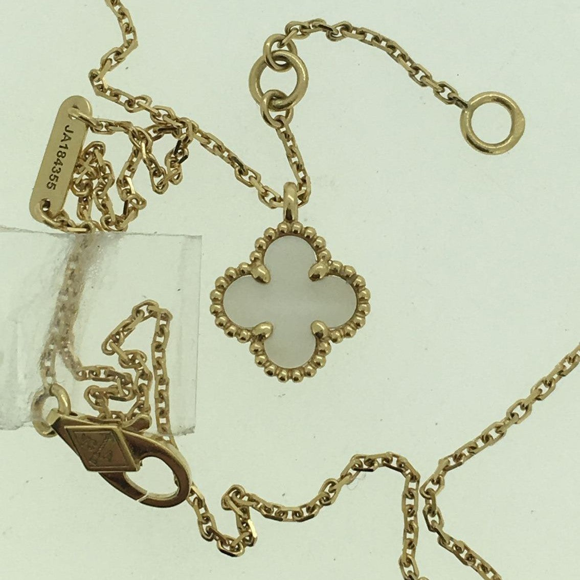 VCARF69100 About 9.5mm guest version four-leaf clover bead pendant