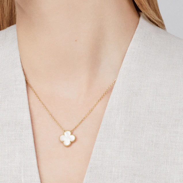 VCARA45902 About 20mm four-leaf clover pendant