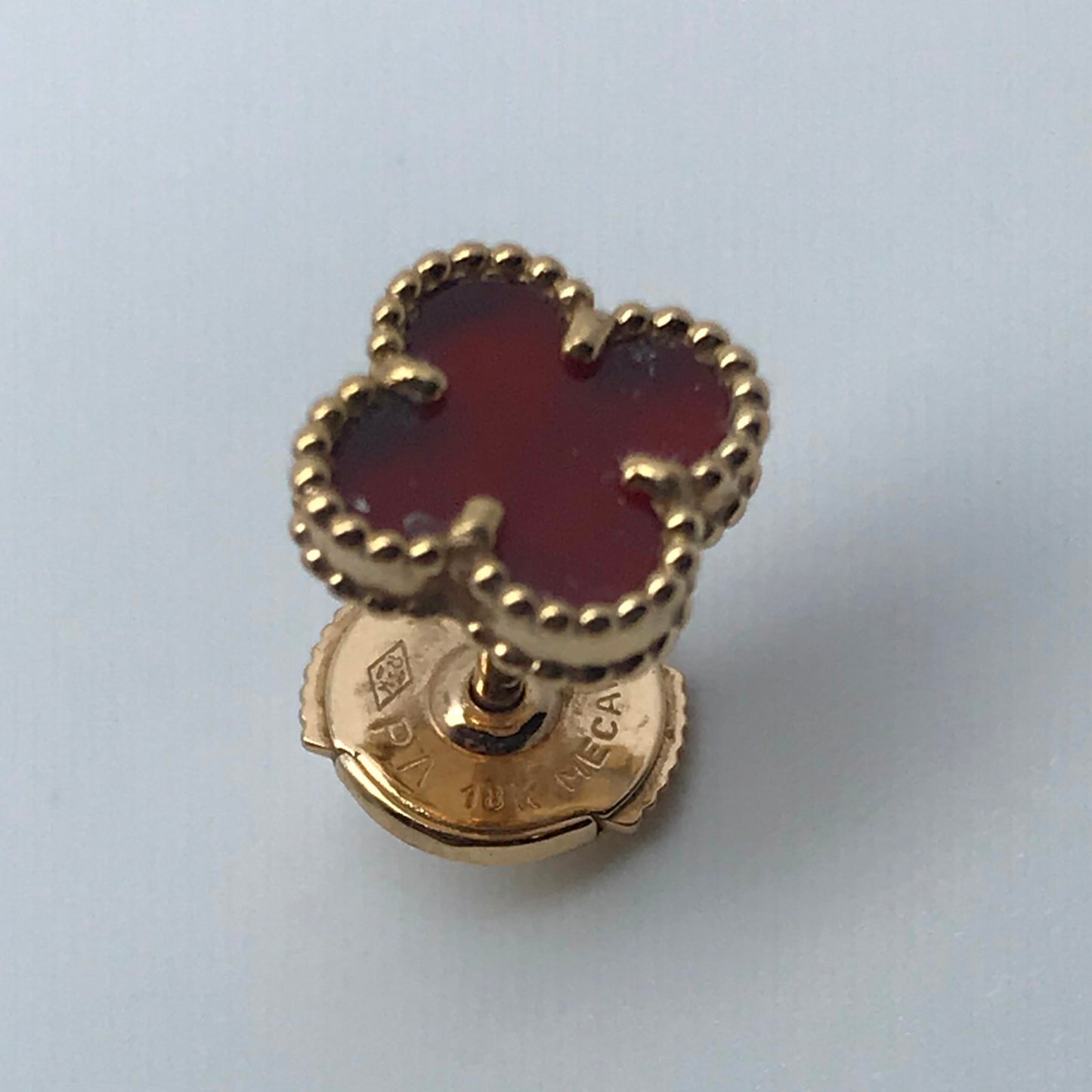 VCARA44800 About 9.4mm guest version four-leaf clover earrings