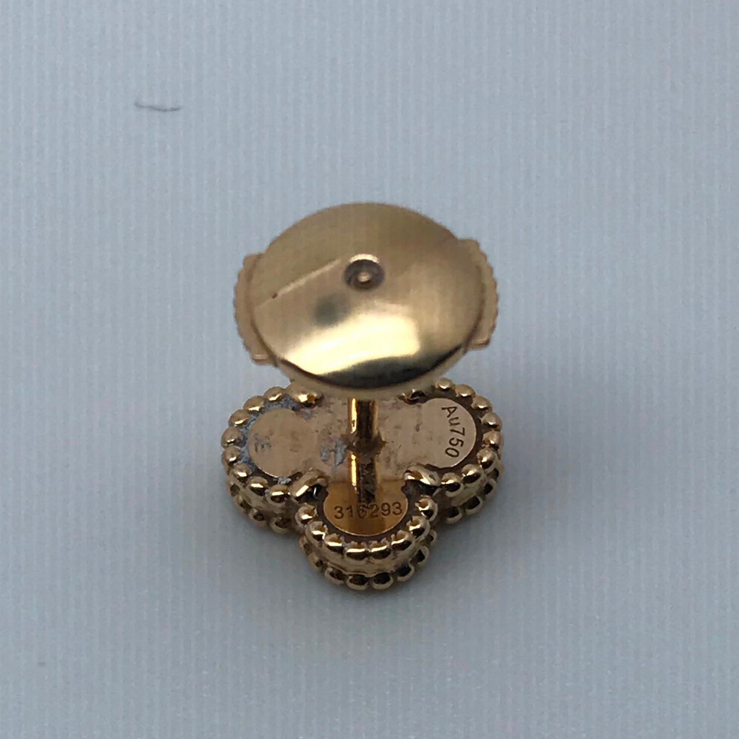 VCARA44800 About 9.4mm guest version four-leaf clover earrings