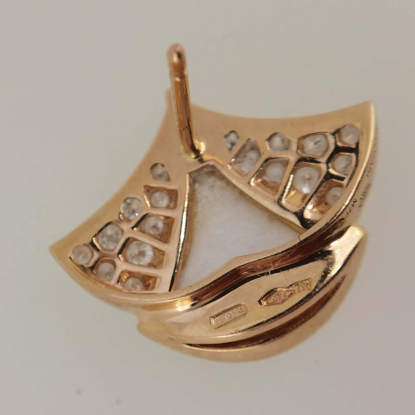 BGL-350483-OR857103 guest version single fan-shaped white shell skirt earrings fan earrings