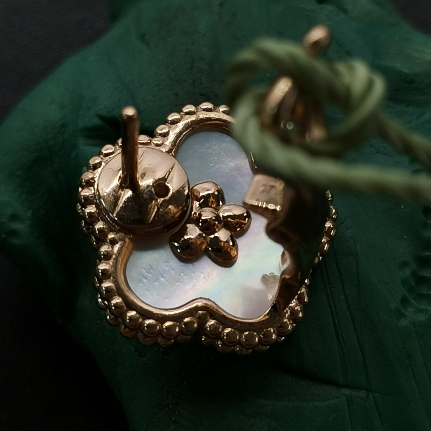 VCARP7RU00 14mm bead edge flower ear clip guest version