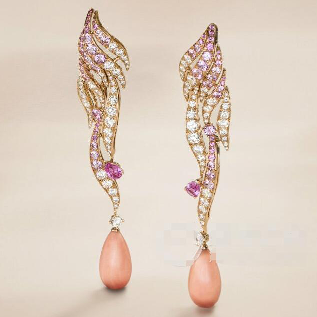 VCA65482133 Flamingo Coral Earrings