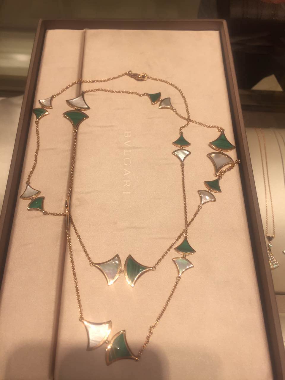 BGL-353799-CL858037 fan-shaped skirt fan large necklace