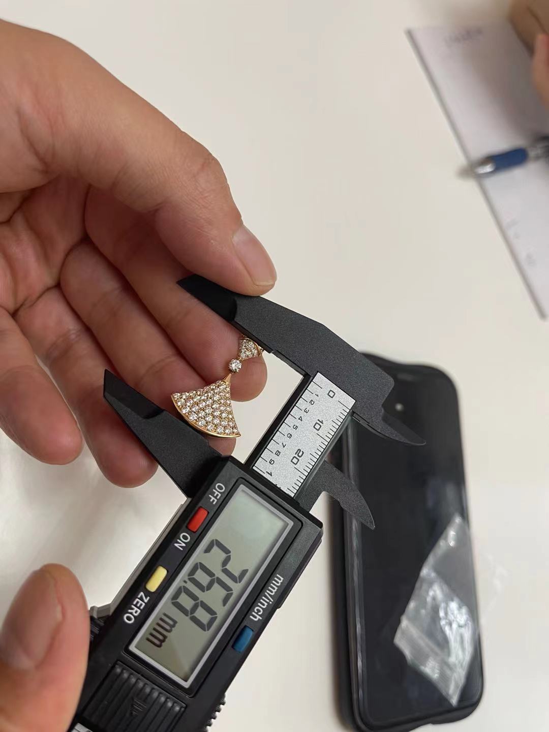 BGL-358121专柜款满钻扇形裙子扇子宽19.5mm栓链吊坠项链