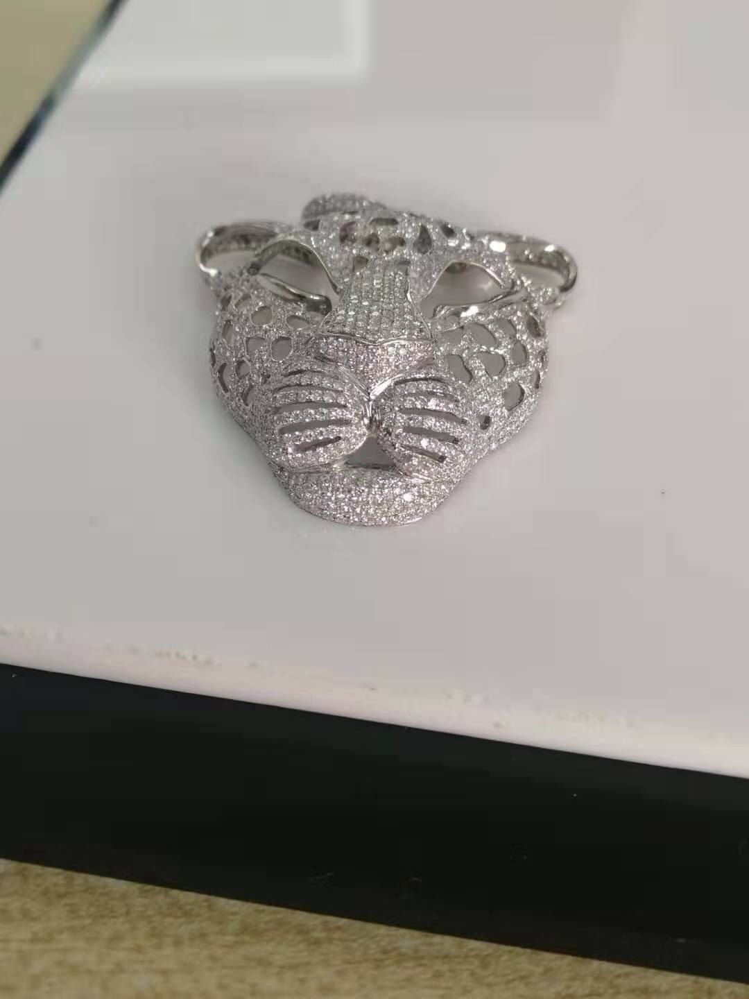 KDY-W6458717 Hollow pattern large tag leopard head pendant customer version
