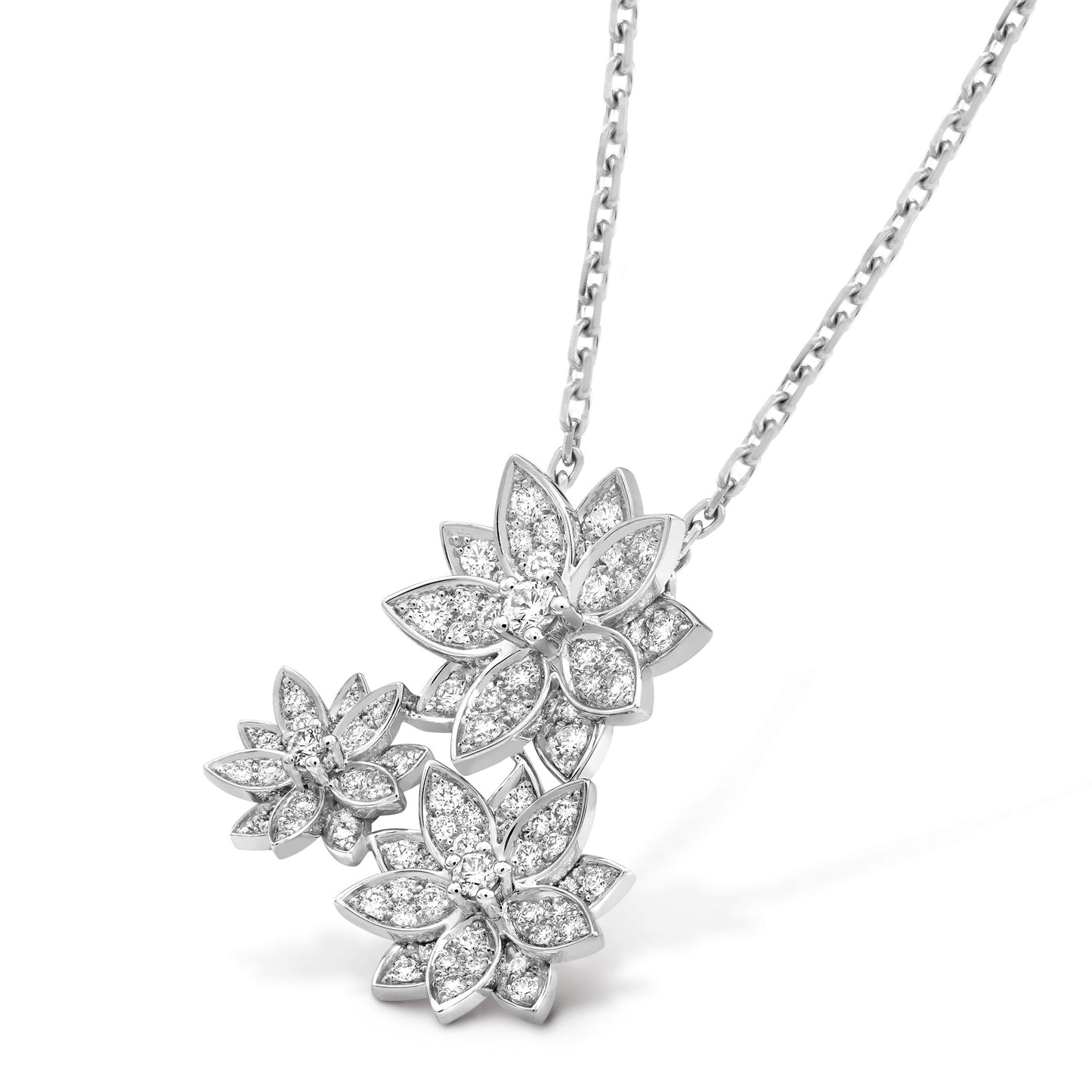 VCARP7TG00 Three Lotus Full Diamond Tie Chain Pendant Counter