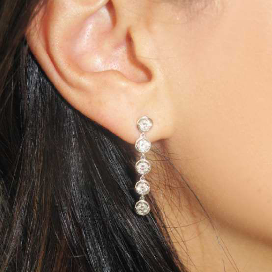 VCARO3RF00 blister stud earrings