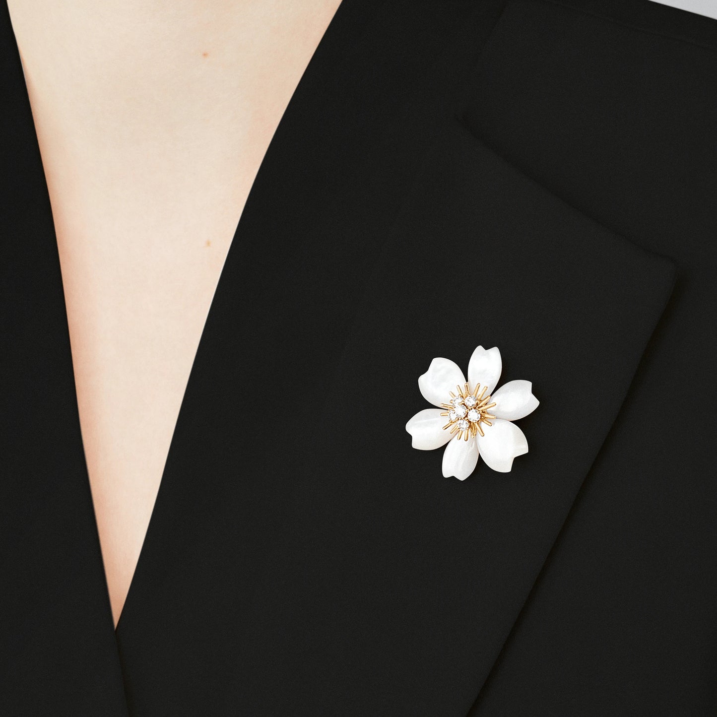 VCARD30400 28.8mm small ceramic flower pendant brooch