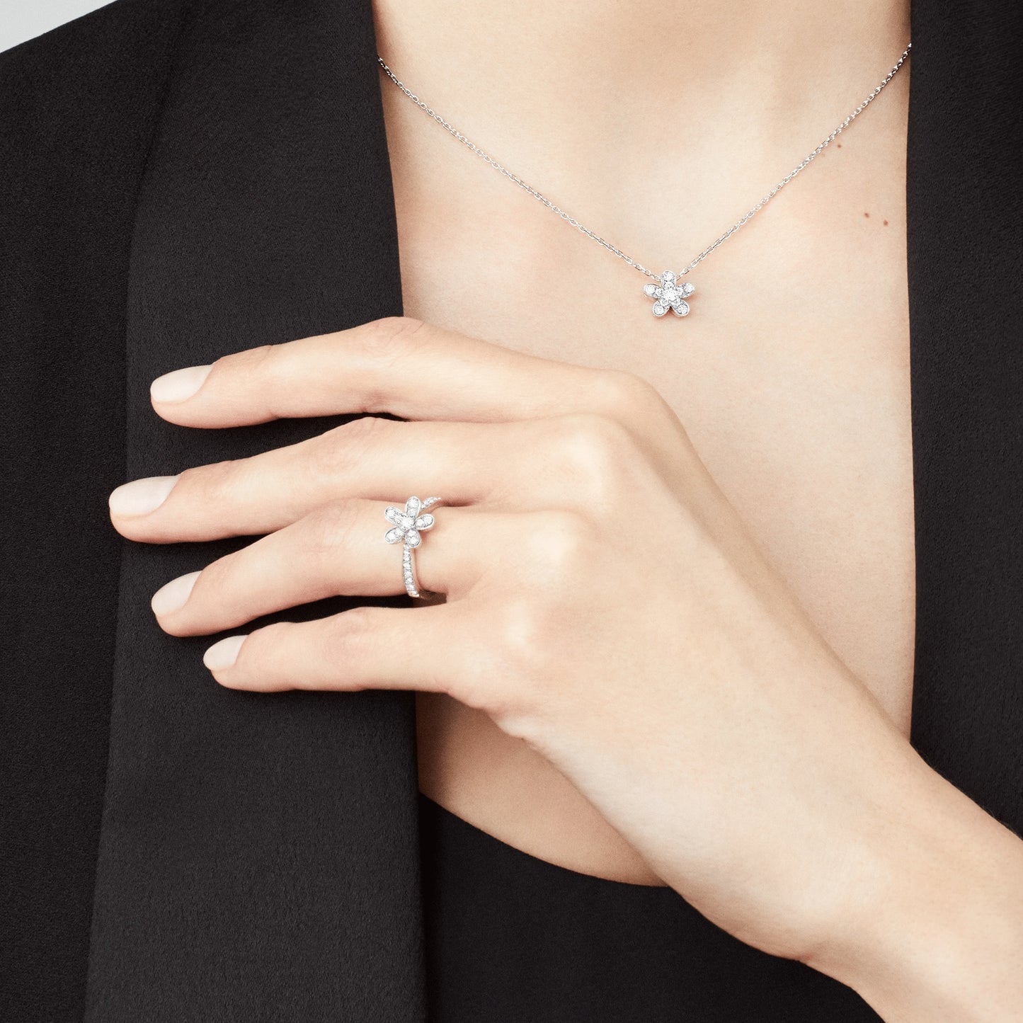 VCARD23700 single five-petal flower full diamond ring 14#