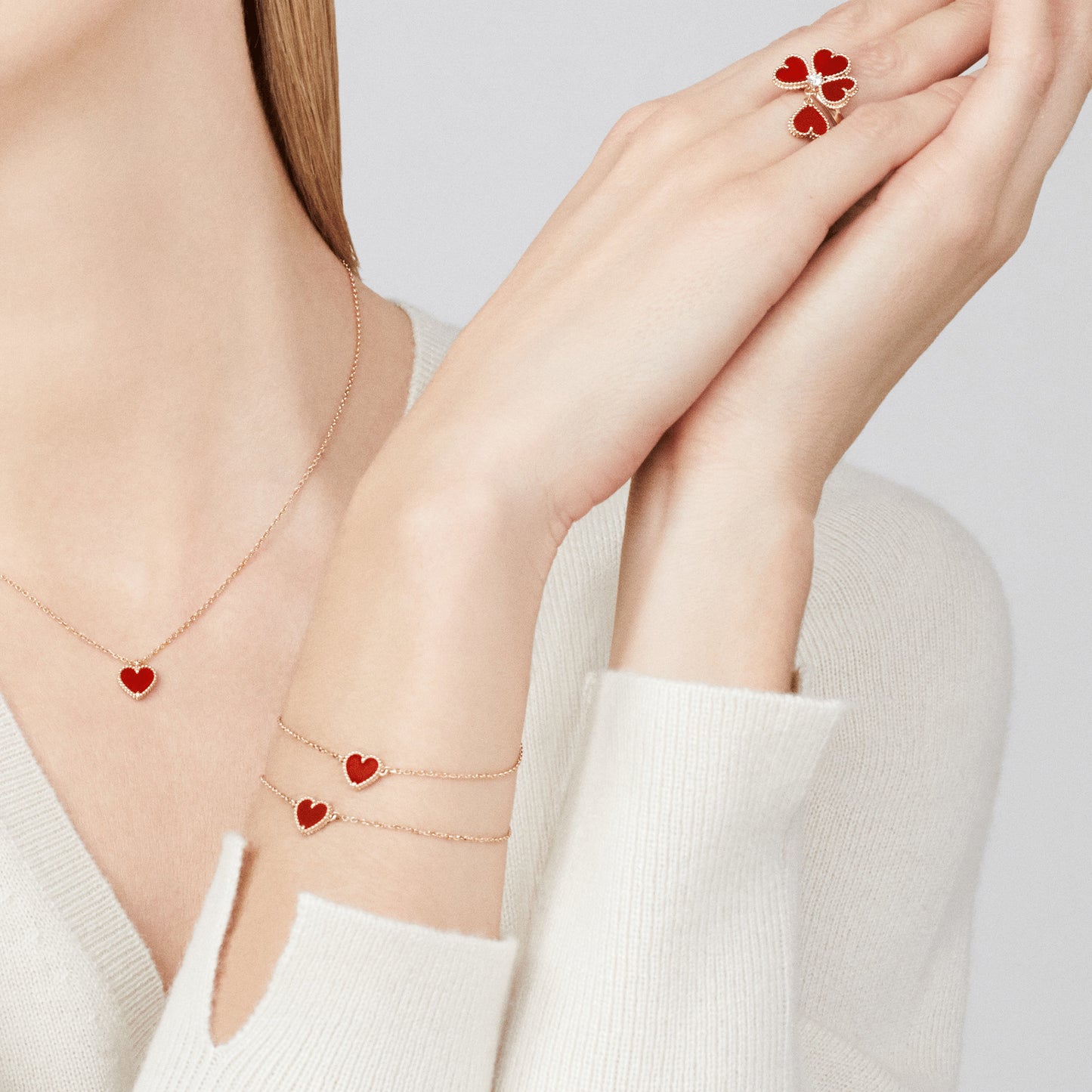VCARN59L00 9mm bead heart-shaped bracelet