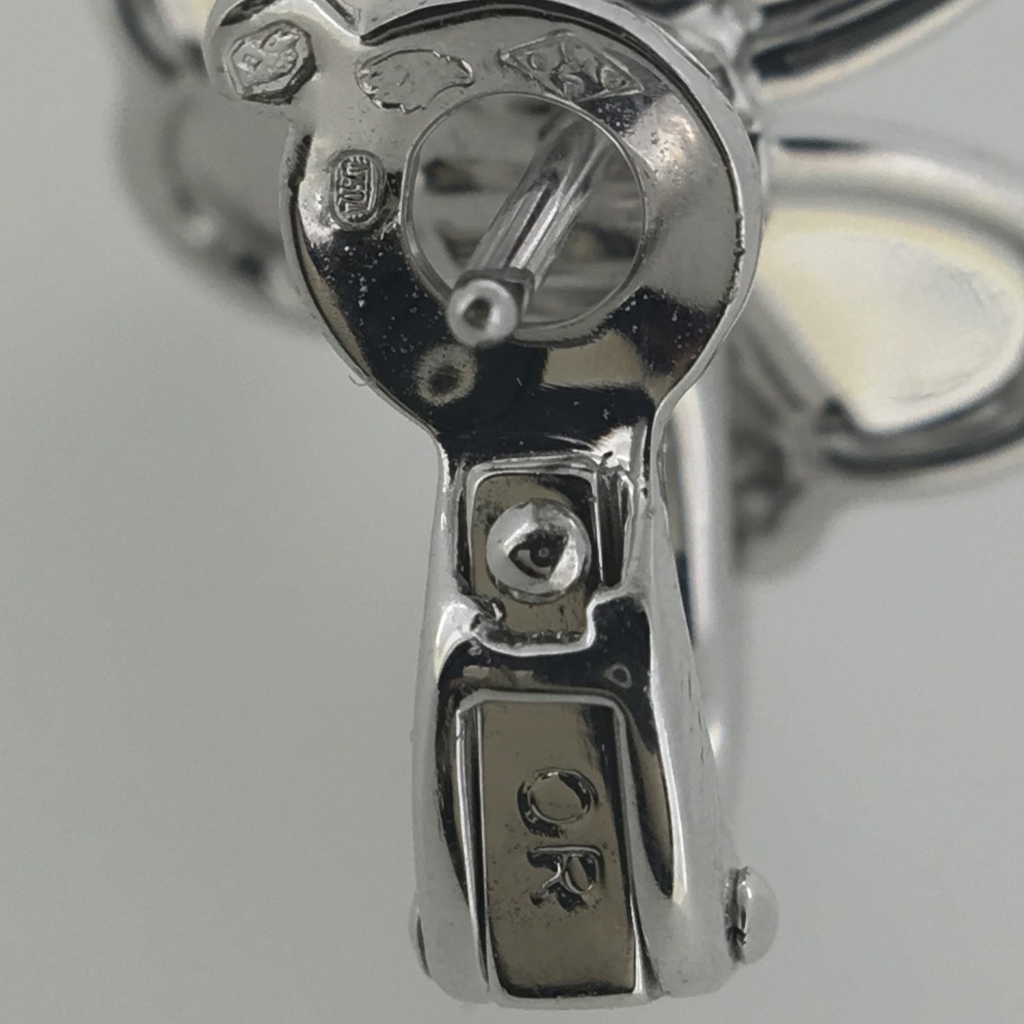 VCARB65700 约16mm小号三叶草单钻耳夹客版