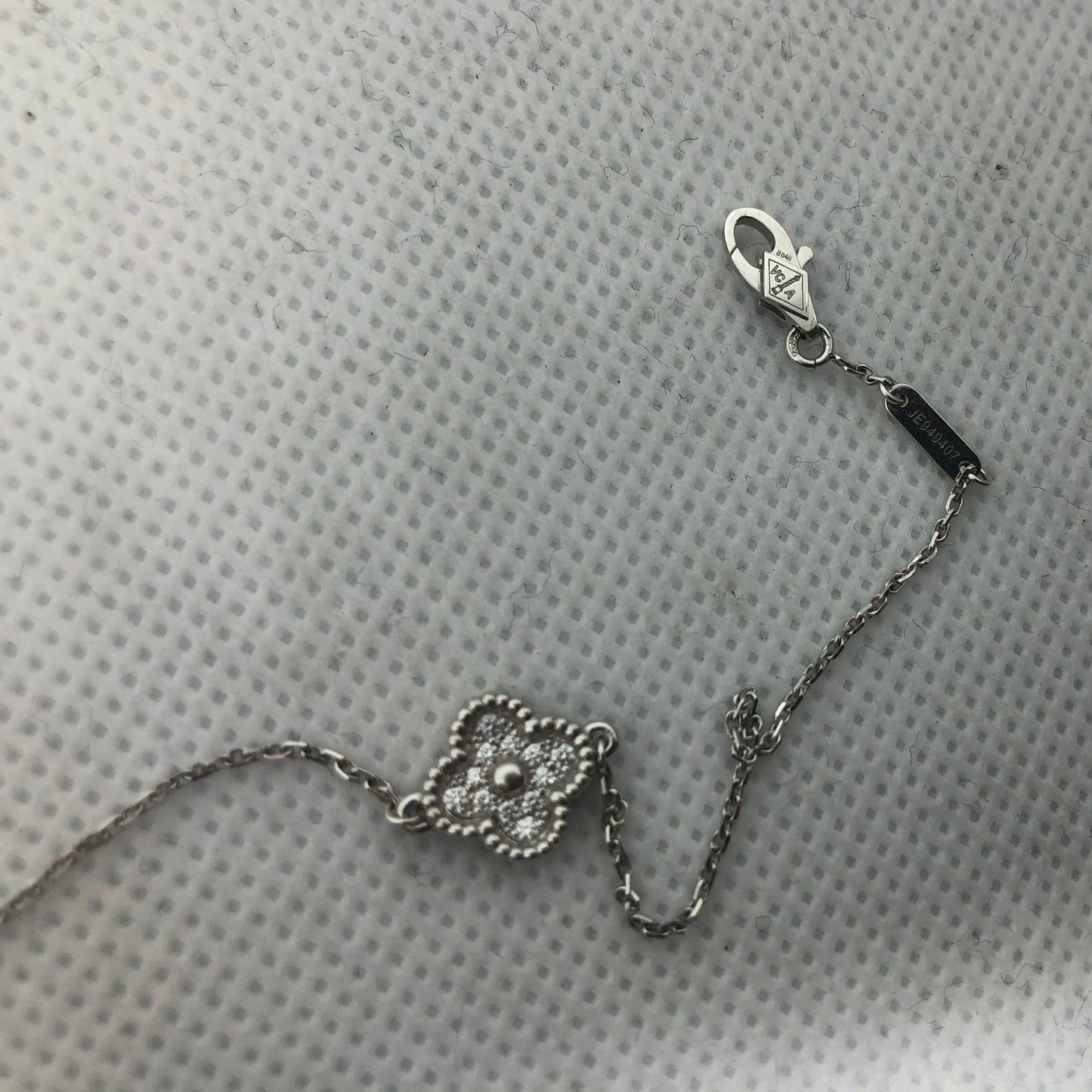 VCARO85600 9.5mm客版光珠满钻四叶草手链