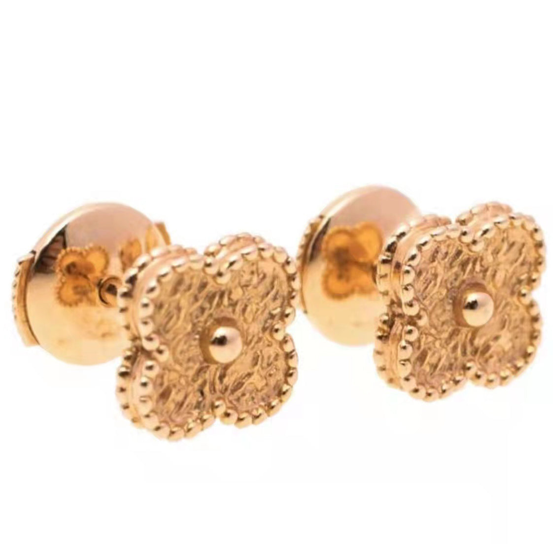 VCARN9WS00 9mm shiny pearl wrinkled four-leaf clover stud earrings