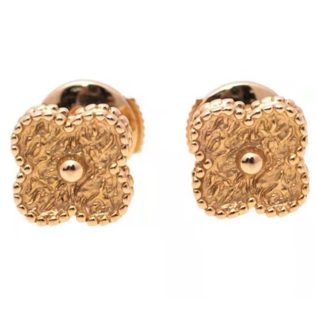 VCARN9WS00 9mm shiny pearl wrinkled four-leaf clover stud earrings
