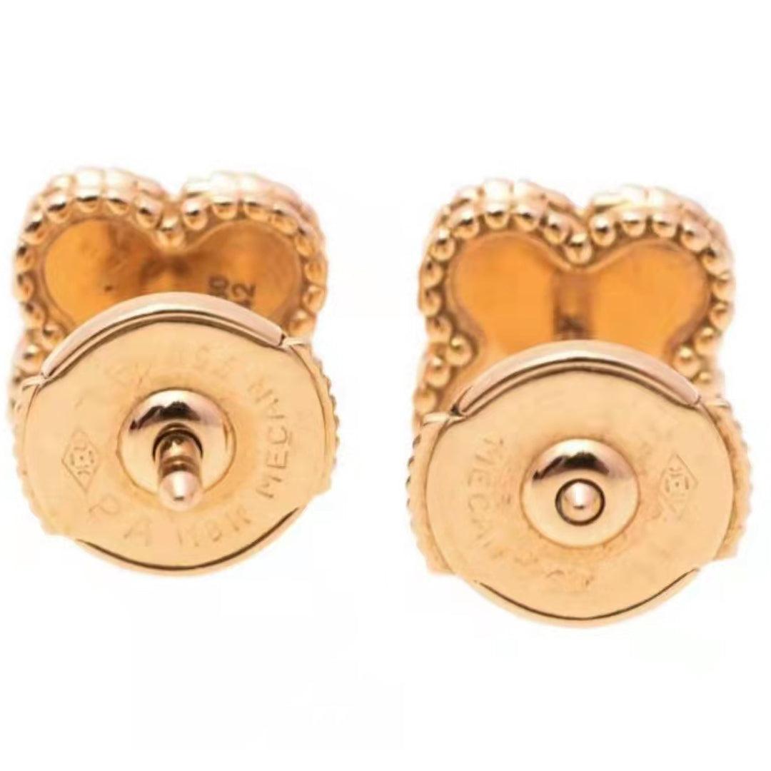 VCARN9WS00 9mm shiny pearl wrinkled four-leaf clover stud earrings