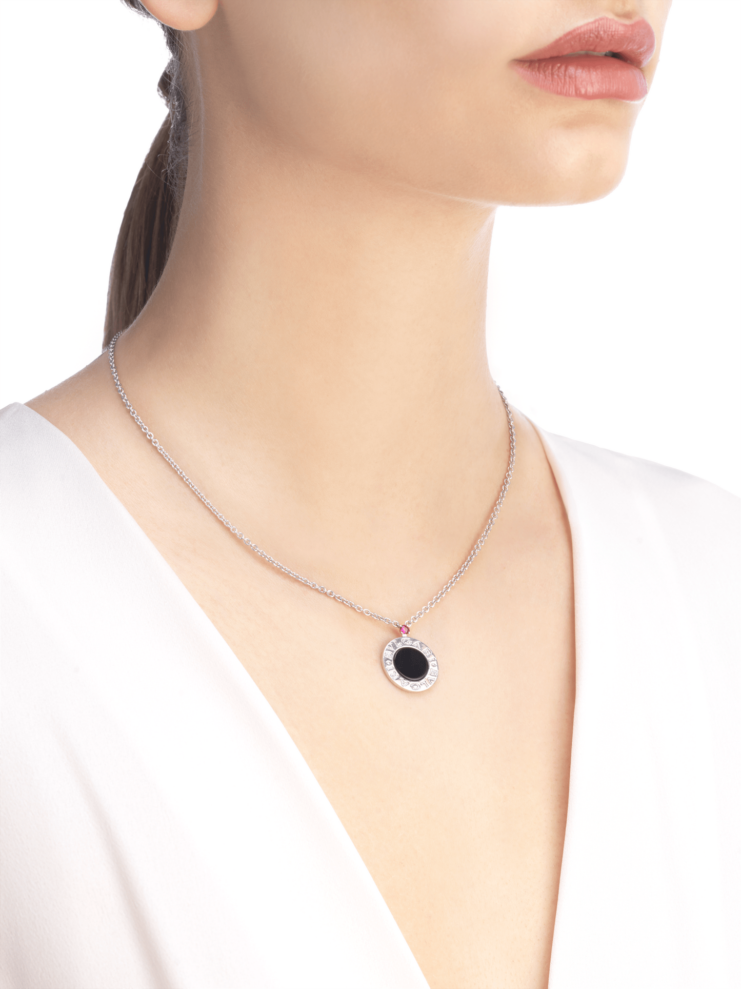 BGL-CL858702-356910 round tether pendant necklace