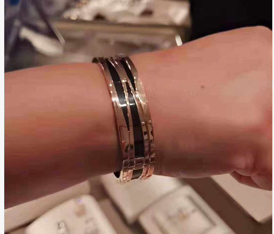 BGL-BR858729 ceramic streamline bracelet