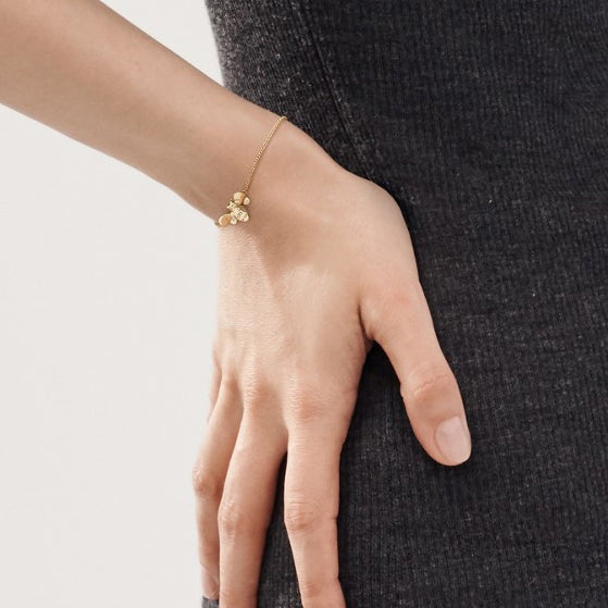 TIF89545609 letter light gold bee bracelet