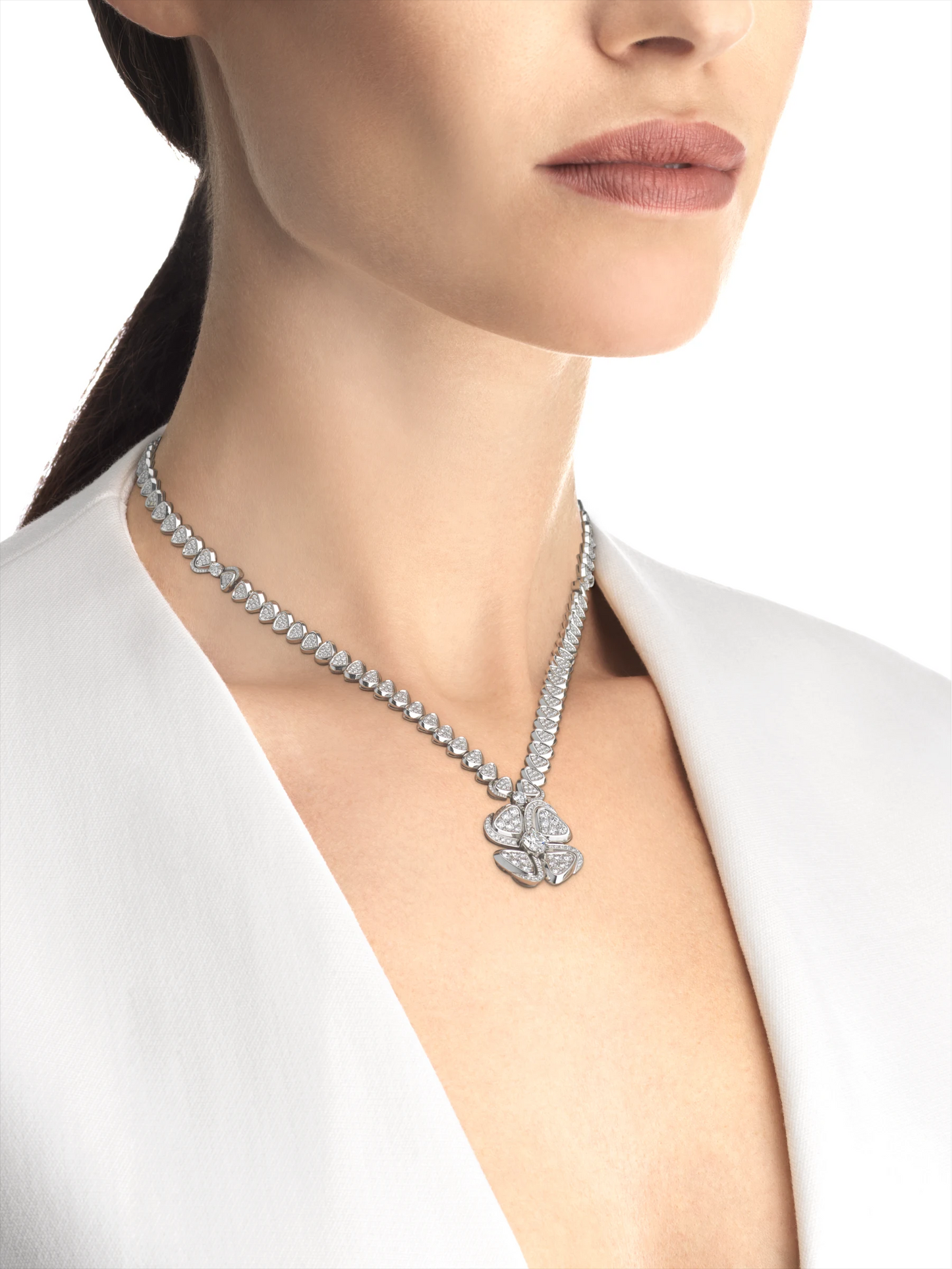 BGL-357377 Triangular flower single flower four-petal flower large necklace