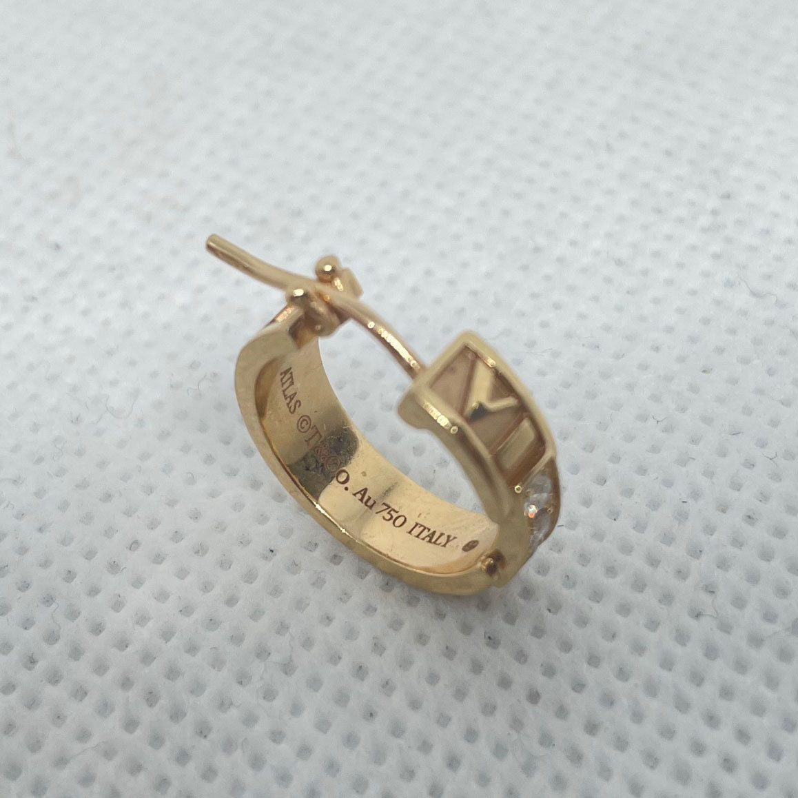 TIF97687694 guest version three-diamond hoop-shaped Roman word earrings