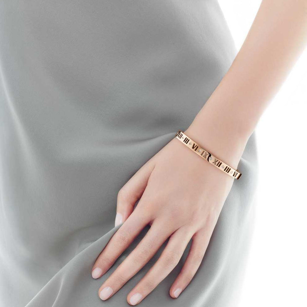 TIF58324034 guest version hollow diamond Roman bracelet