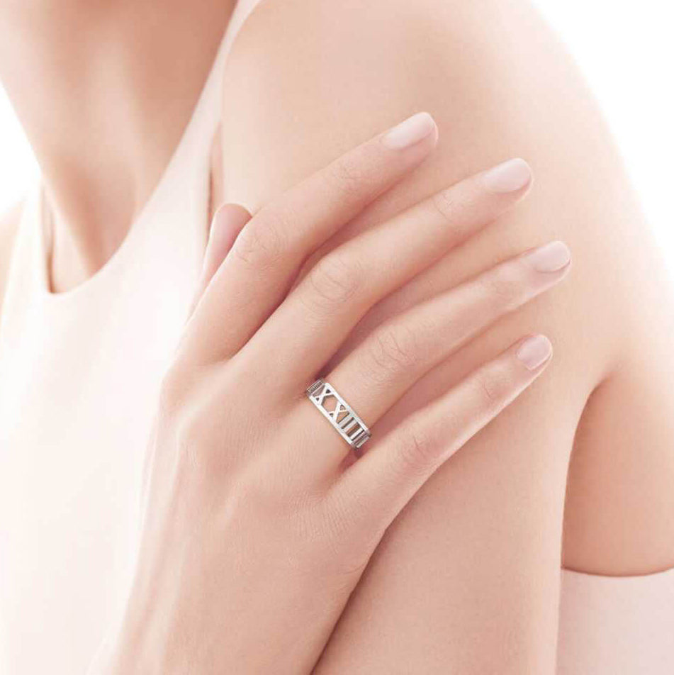 TIF78633726 light gold small Roman hollow ring