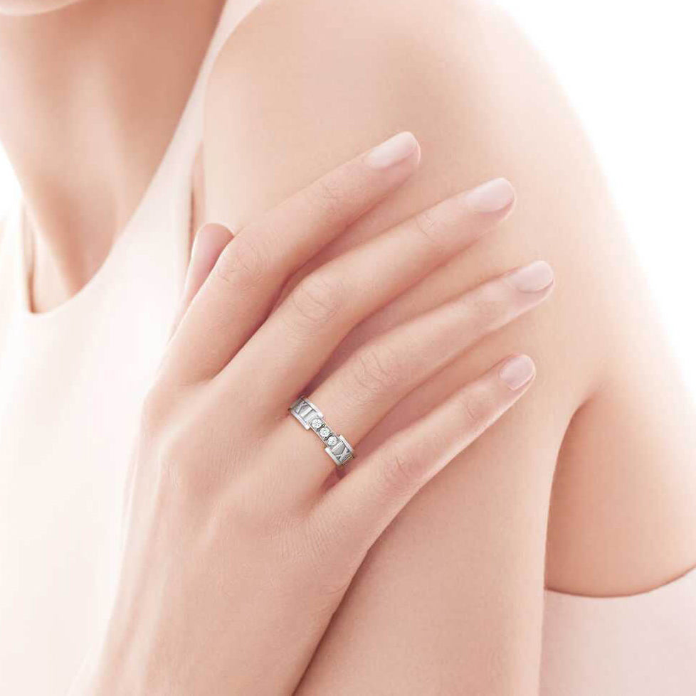 TIF49741139 narrow version 3 diamond Roman ring
