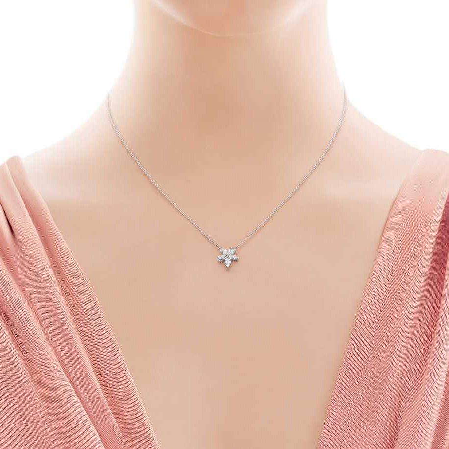 TIF85995837 Five-leaf Horse Eye Flower Cluster Chain Pendant