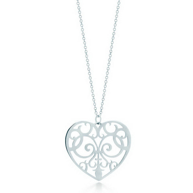TIF83230192 light gold heart-shaped thatch pendant
