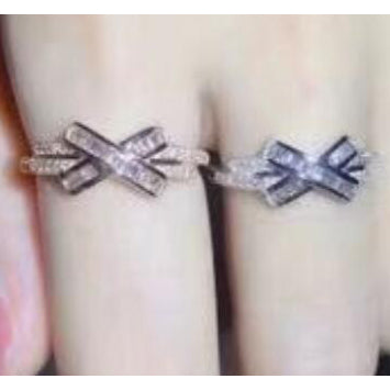 SM-231261 Cross Cross Ring