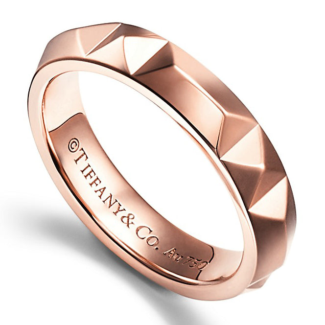 TIF14768111 light gold pyramid spike ring 20#
