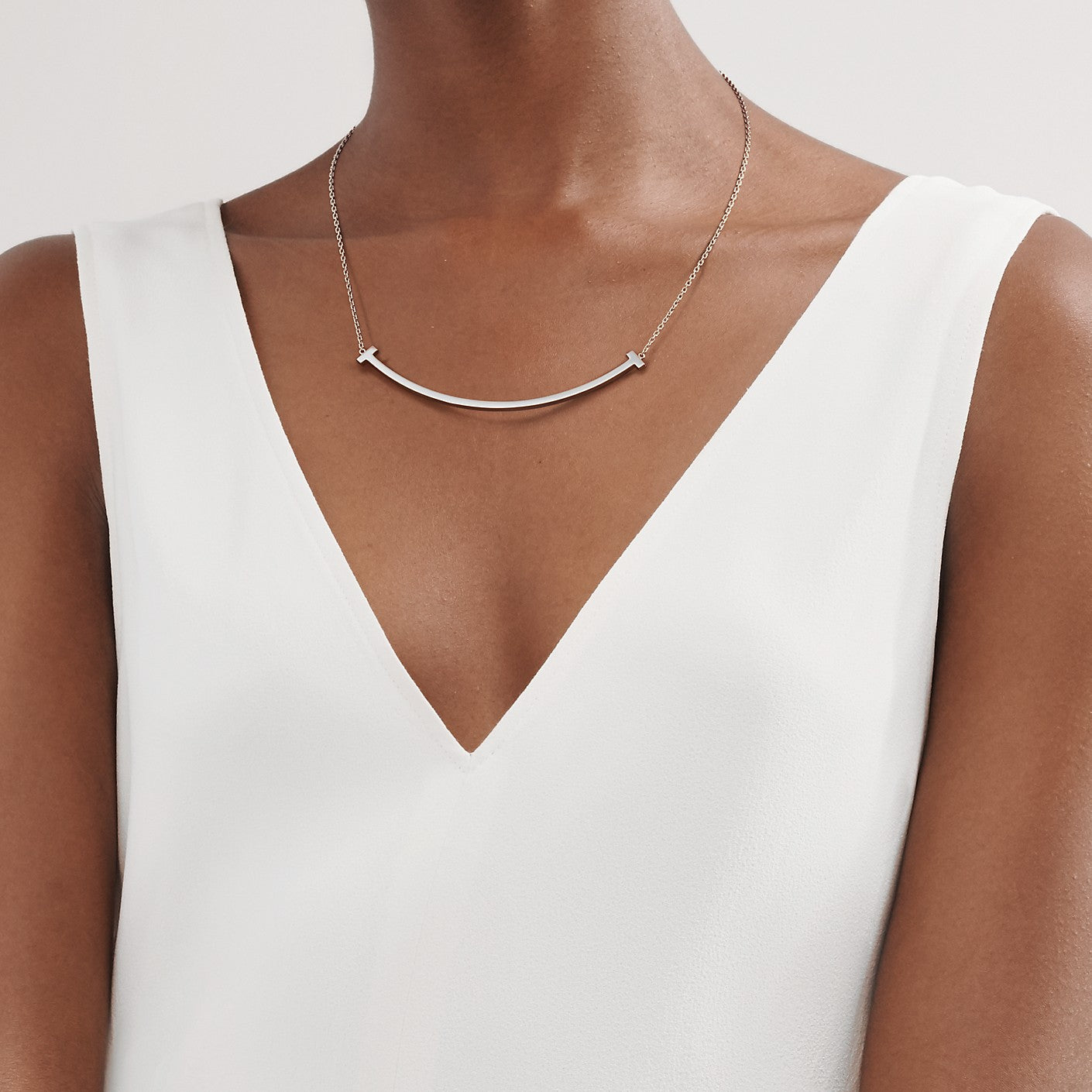 TIF46197118 light gold 84mm extra large smile T-shaped hanging chain