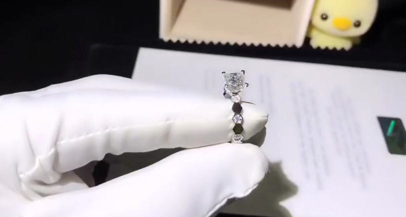 SM-843375 Honeycomb Ring Four Claw Square Diamond