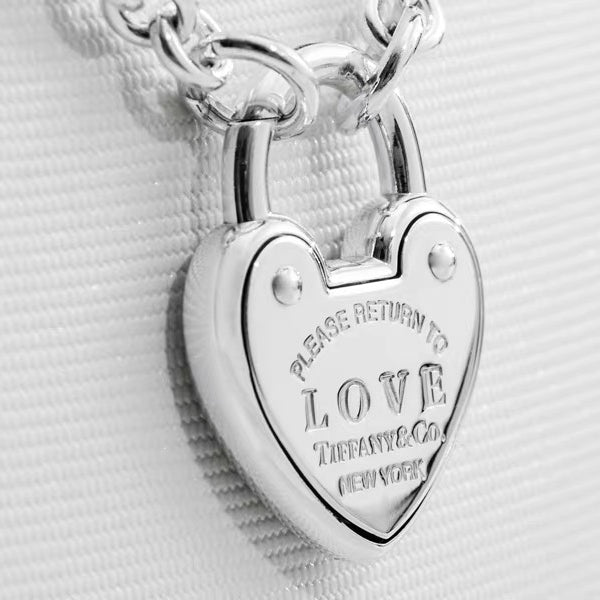 TIF51859962 light gold heart-shaped lock pendant