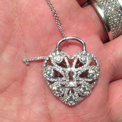 TIF50525079 diamond heart-shaped lock key pendant