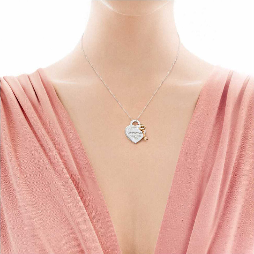 TIF64374758 light gold heart-shaped key pendant