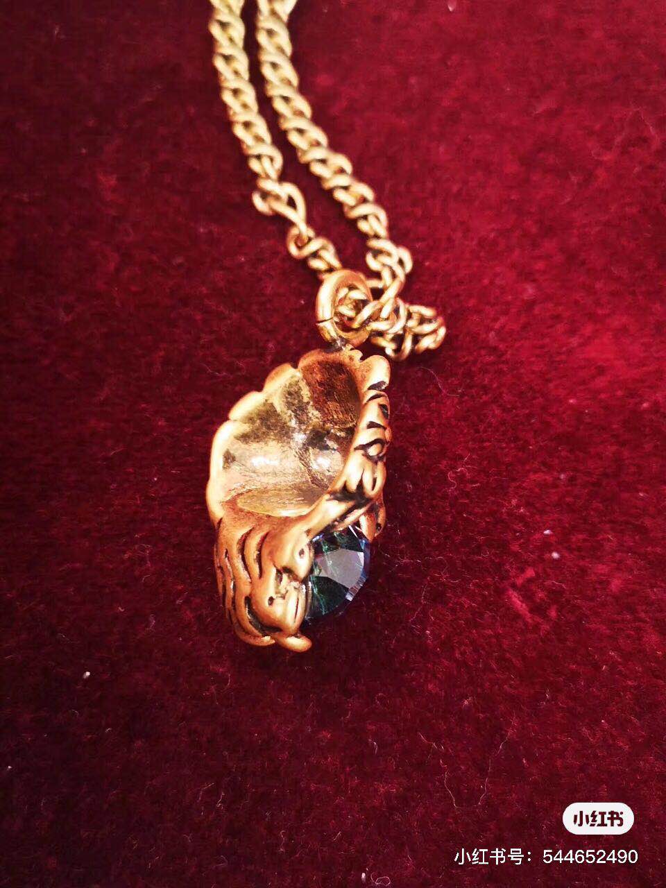 GC-YBC540106 lion bites colorful treasure pendant