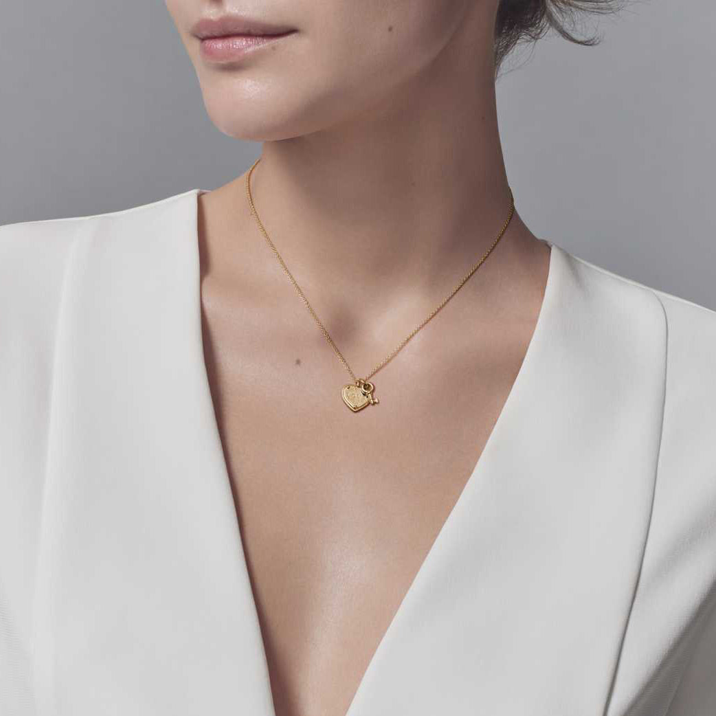 TIF77893524 light gold letter heart-shaped lock key pendant