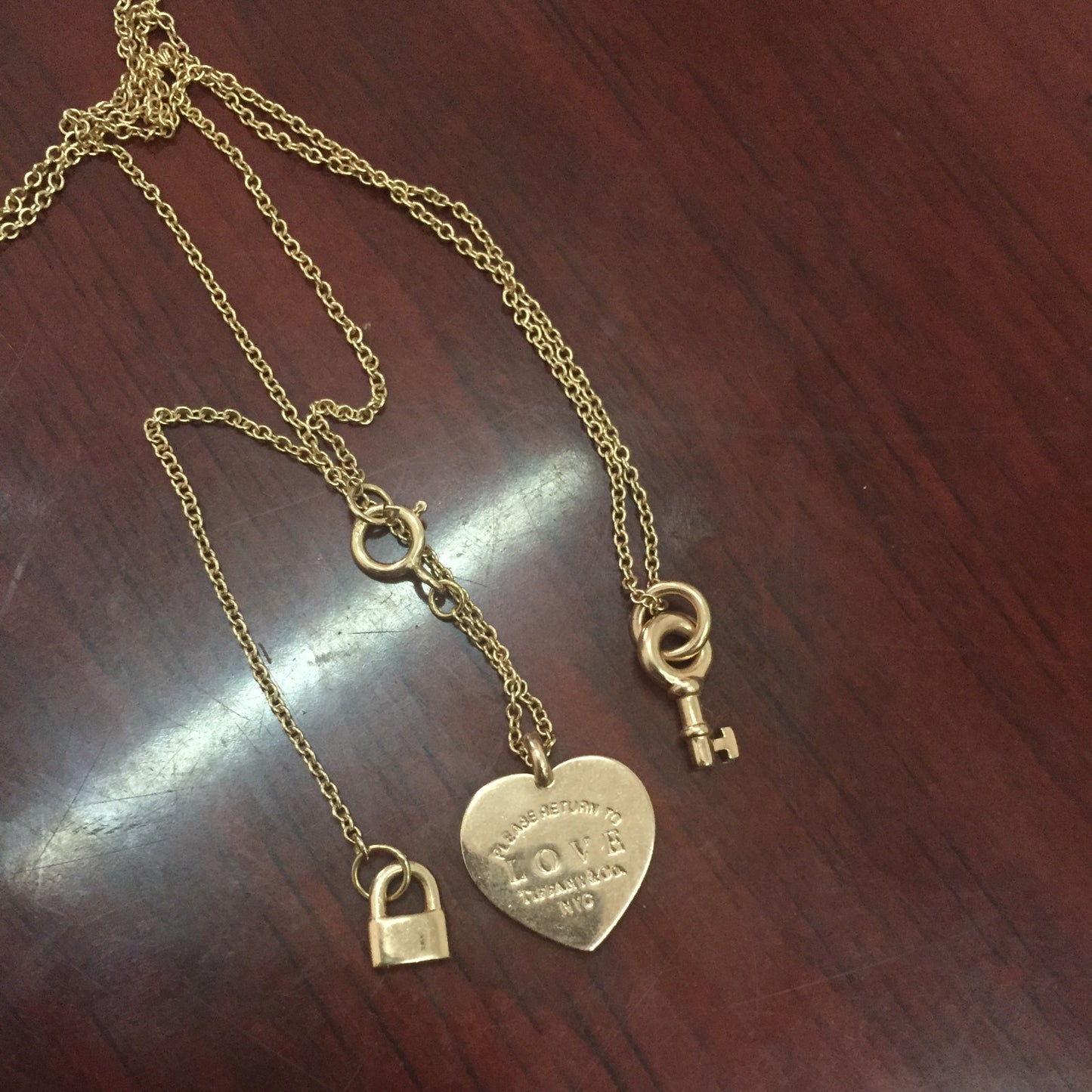 TIF77893524 light gold letter heart-shaped lock key pendant
