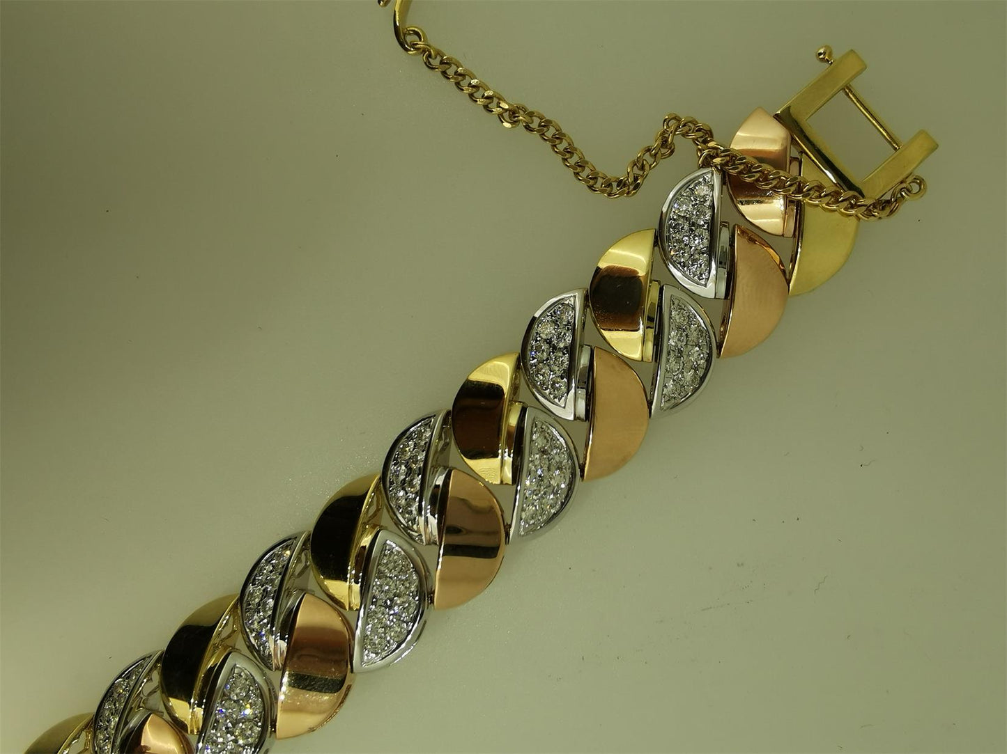 KDY-E6248630 watermelon-shaped half-diamond bracelet guest version