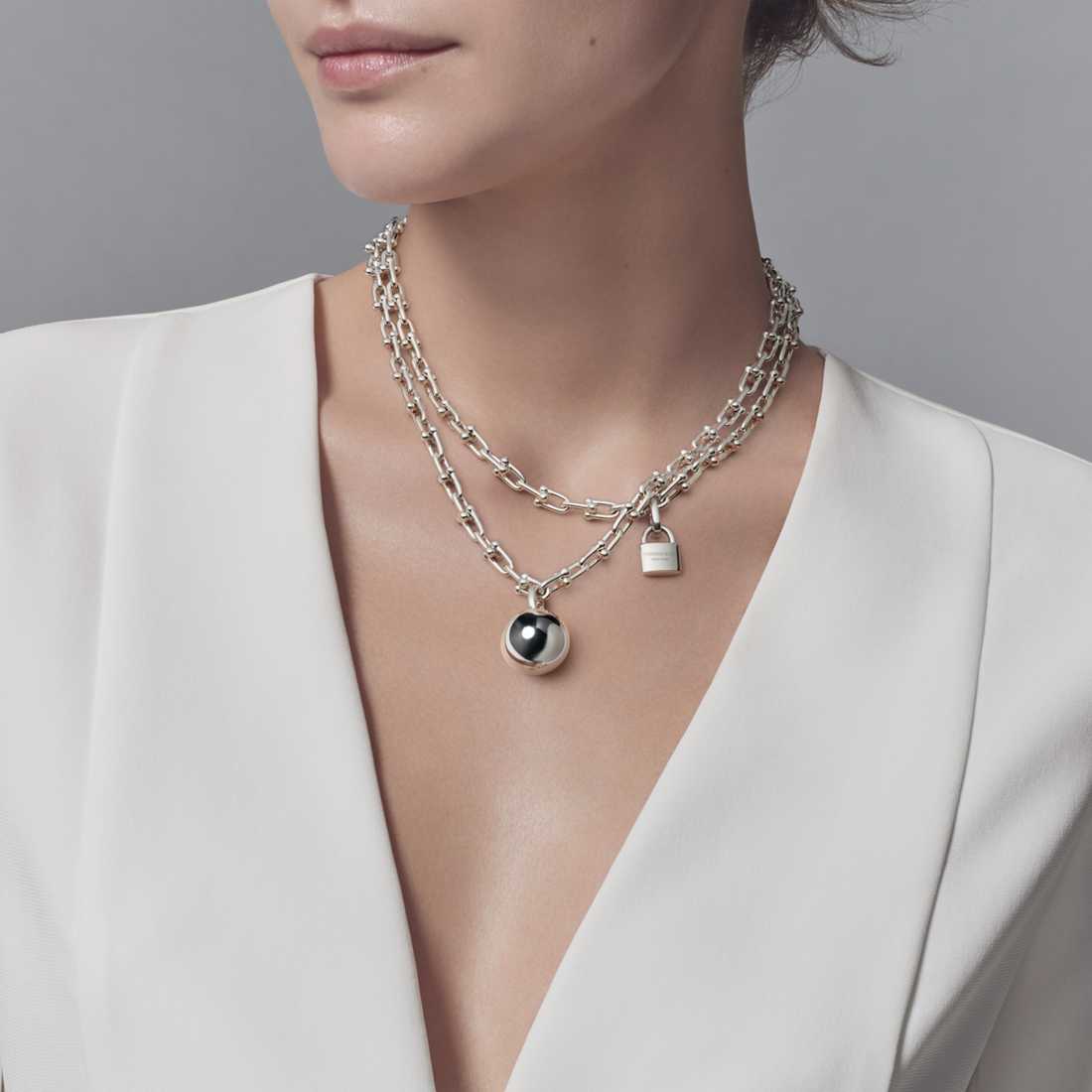 TIF31413438 light gold ball lock winding necklace
