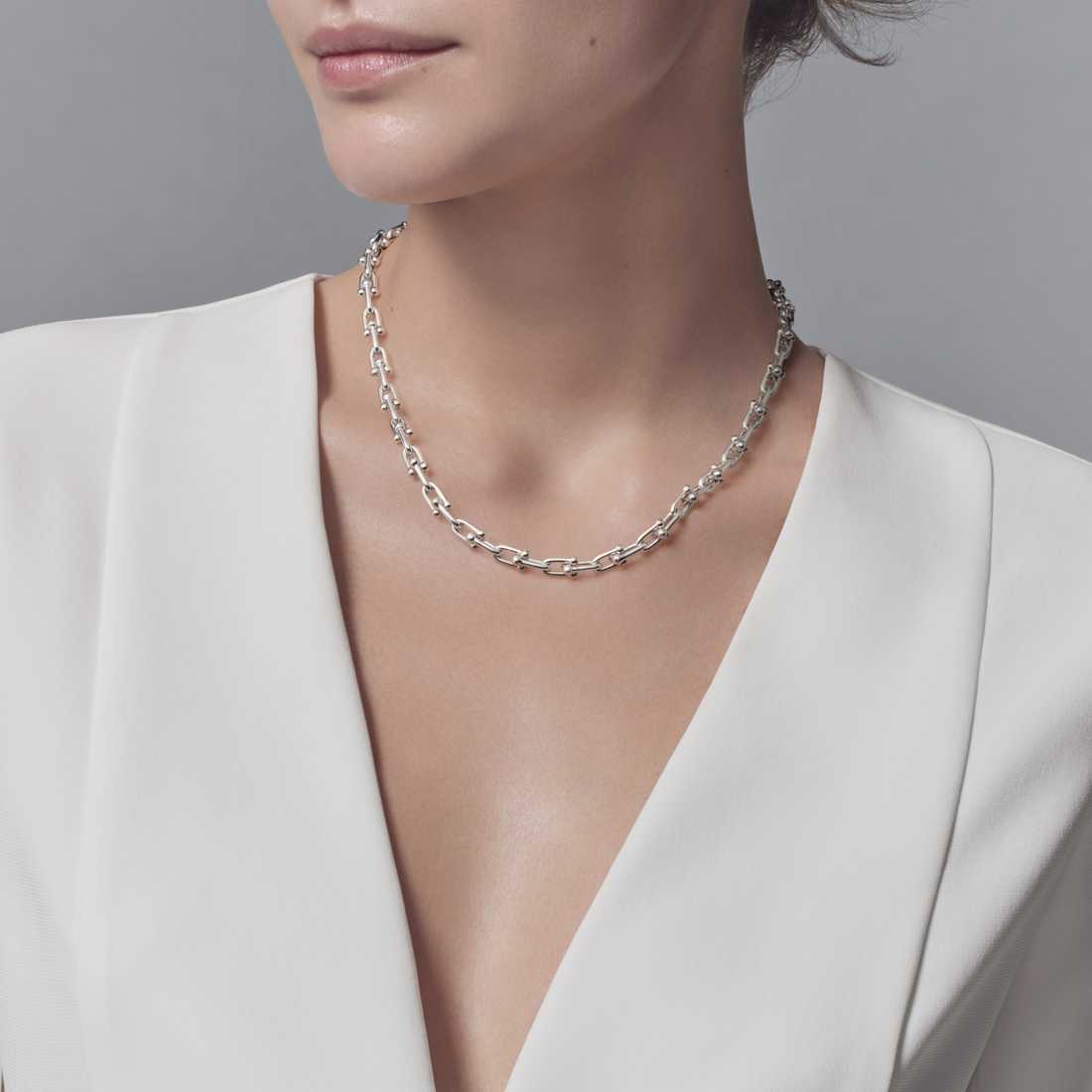 TIF14884635 light gold chain link necklace