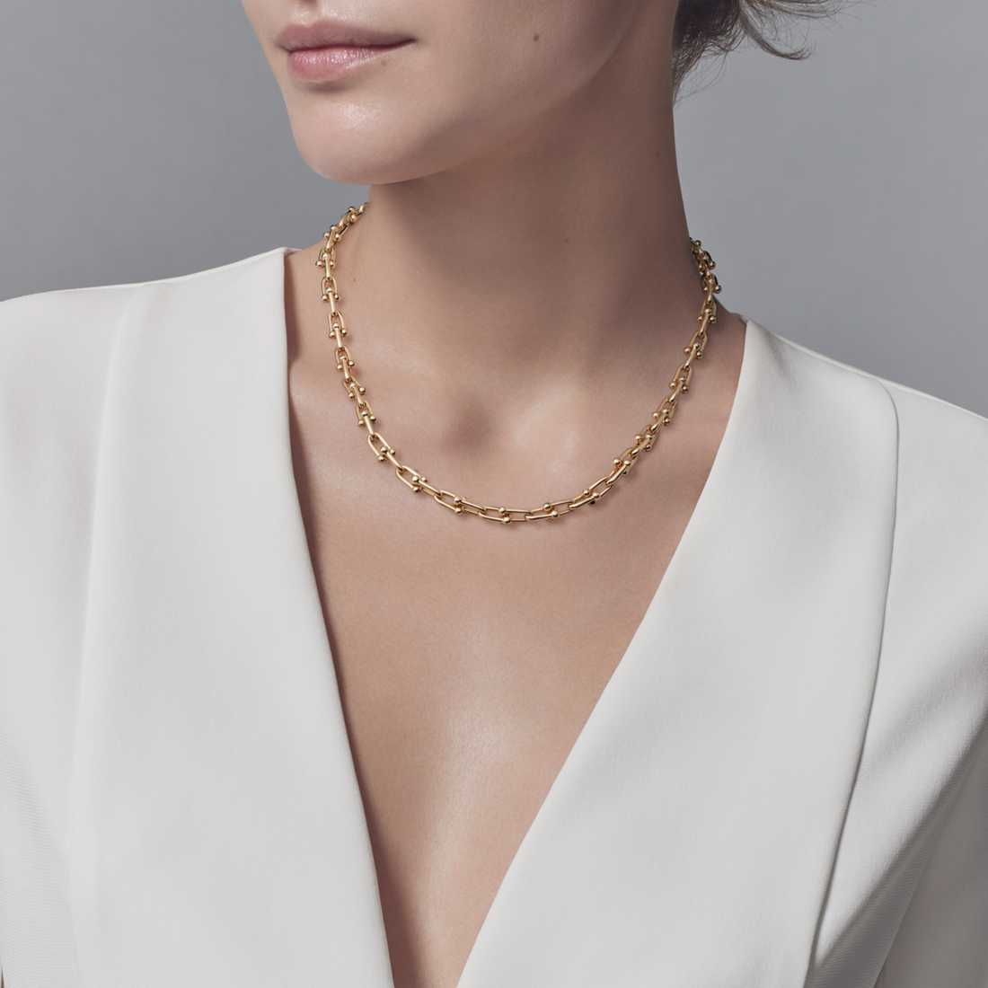TIF14884635 light gold chain link necklace