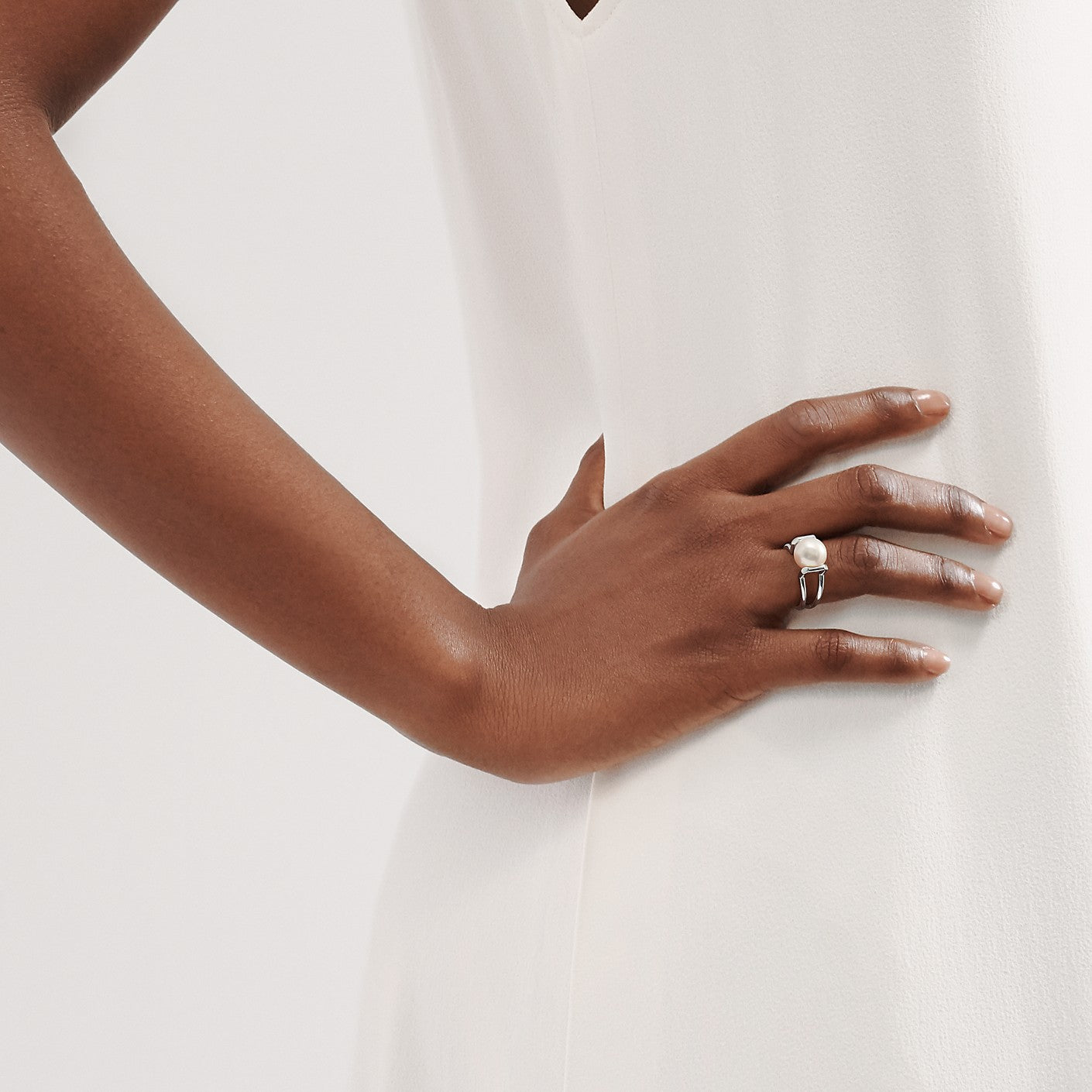 TIF30560279 multi-line forked arm pearl ring 54#