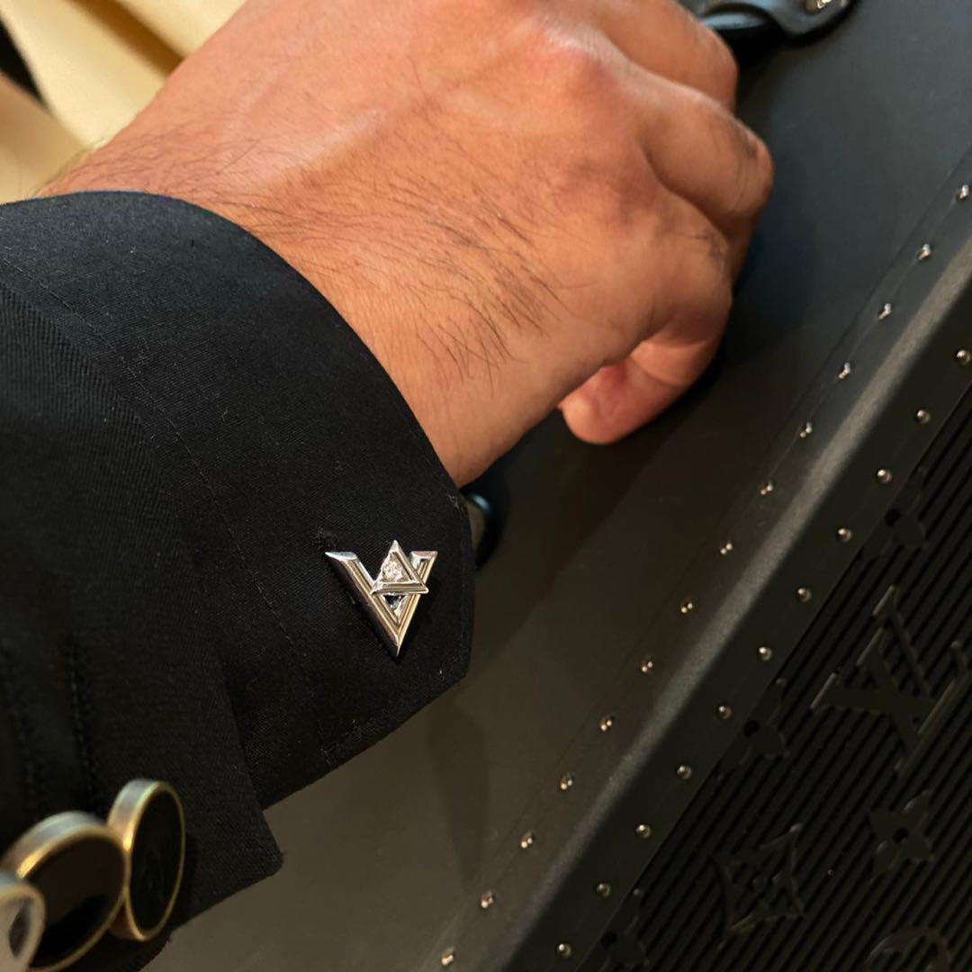 LV-Q97163 new style, triangular cufflinks