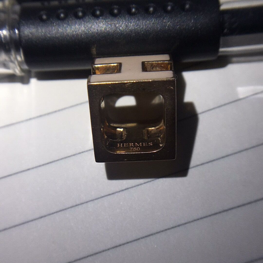 AHS-H211320F Glue Square H Pendant