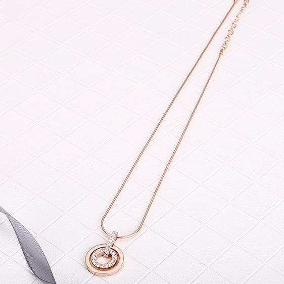 SHL-1081976 double ring, half diamond pendant